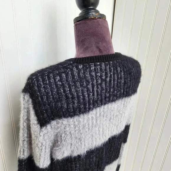 Inc International Concepts Fuzzy Sweater Black Gray Knit Top Soft Women's Sz M - Picture 7 of 12